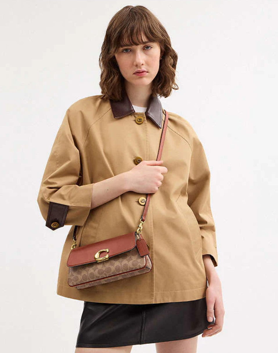 Coach Jet Shoulder Bag in signature canvas