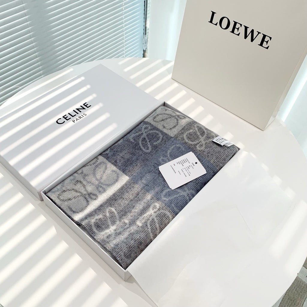 Loewe Scarf in Wool and Cashmere Black/White