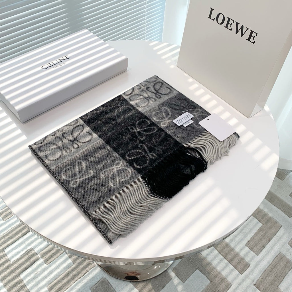 Loewe Scarf in Wool and Cashmere Black/White