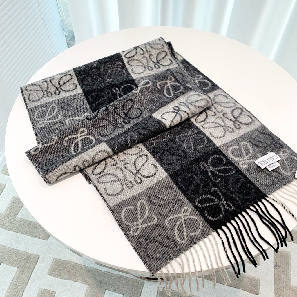 Loewe Scarf in Wool and Cashmere Black/White