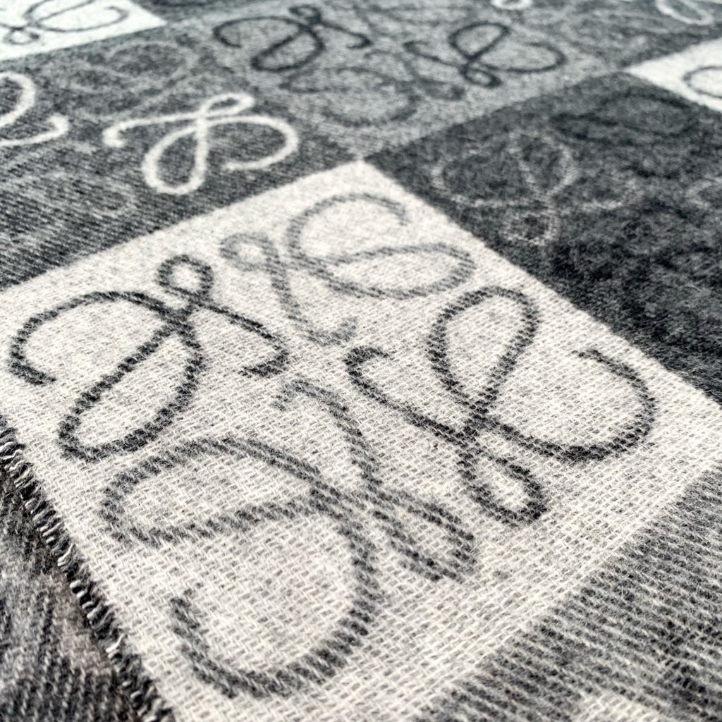 Loewe Scarf in Wool and Cashmere Black/White