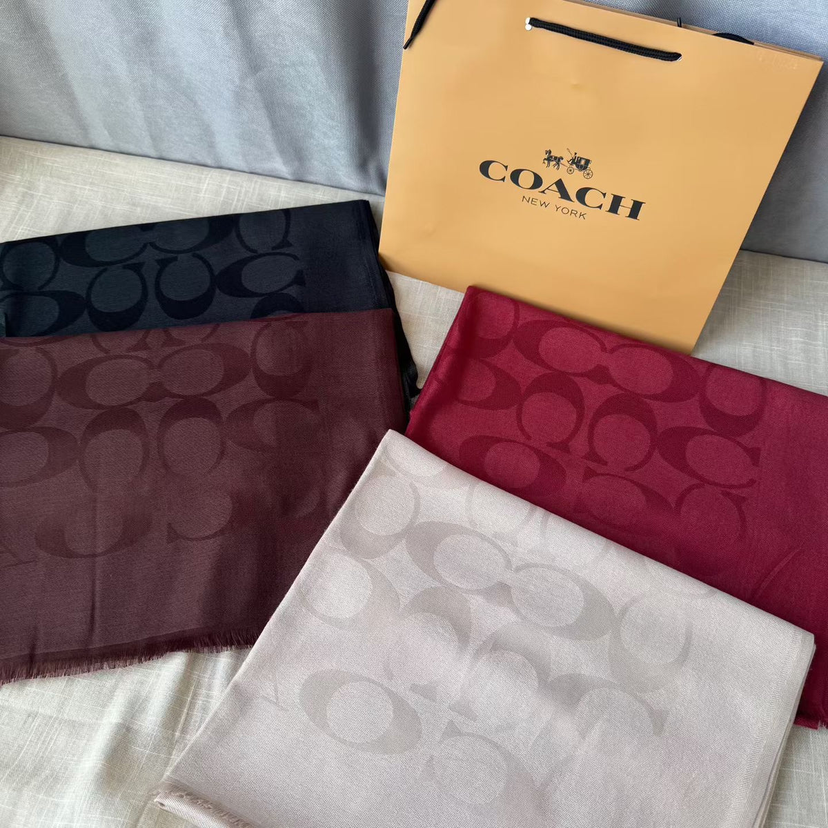 Signature C Oblong Scarf in Lyocell-wool Blend