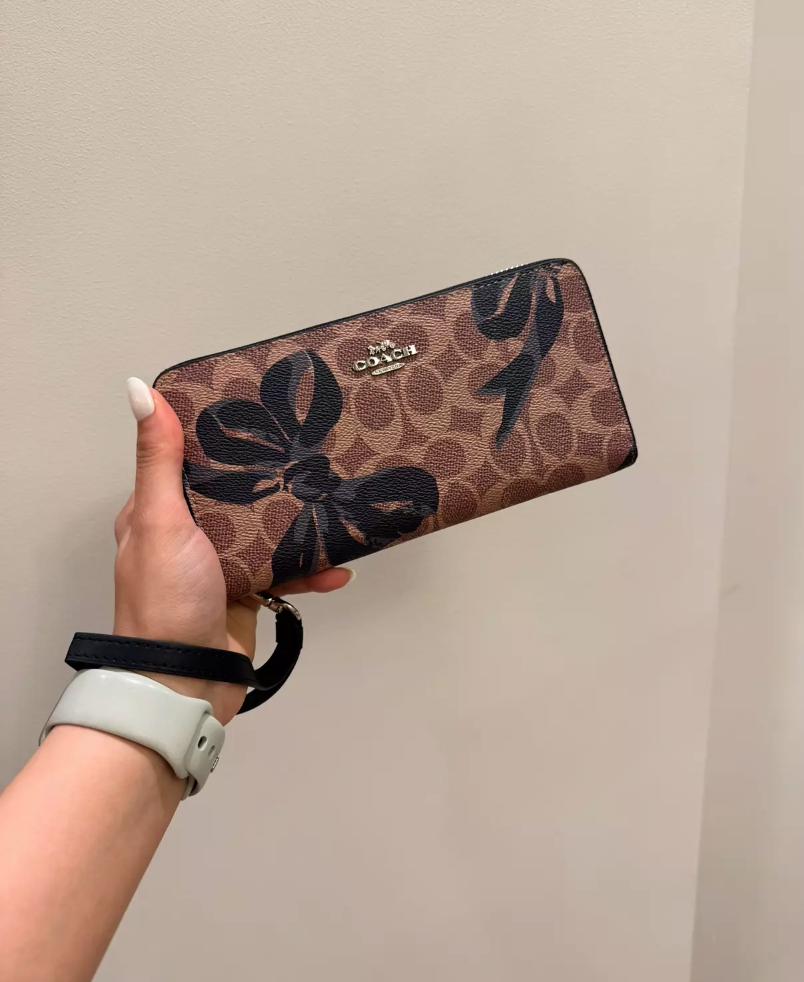 Coach LONG ZIP AROUND WALLET IN SIGNATURE CANVAS WITH BOW PRINT