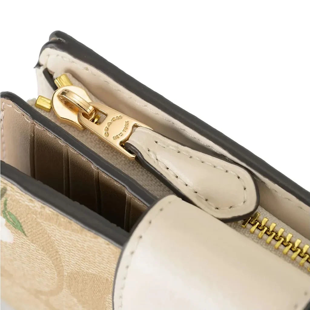 Medium Corner Zip wallet with flowers