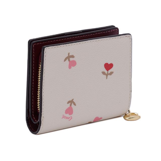 Snap Wallet In White with hearts
